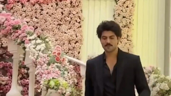 yeh ladki haye