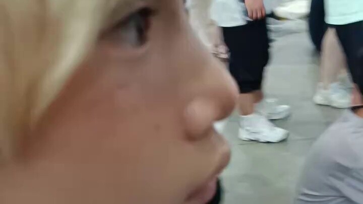 Take my sister out to visit the comic exhibition with SpongeBob vlog