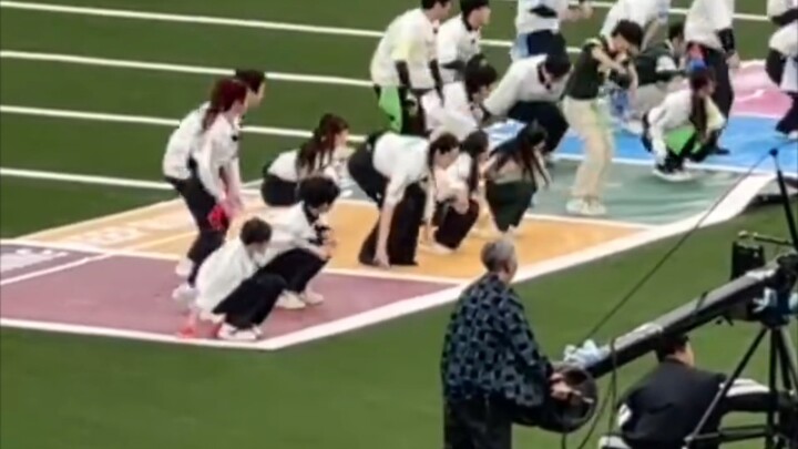 【周深】我们都穿黑裤子但别告诉周深