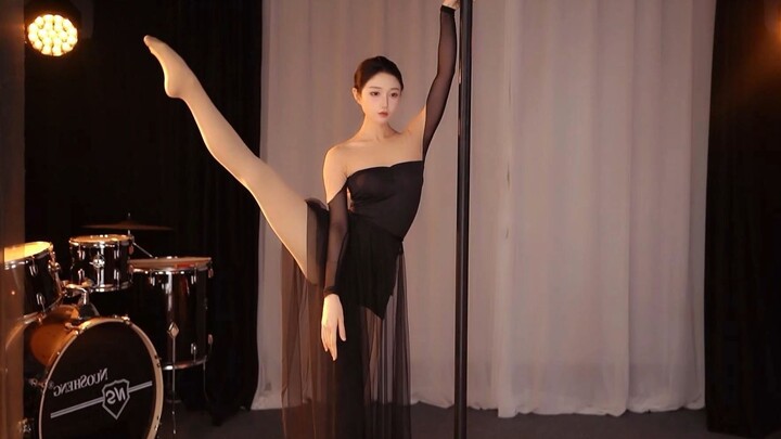 Malam Bulan Cerah di Jembatan 24 (Pertunjukan Dasar Tari)