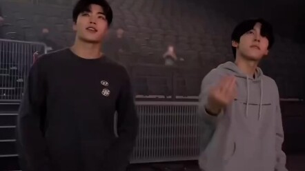 【ZB1韩维辰】两个小学生That That翻跳，很带劲嘛