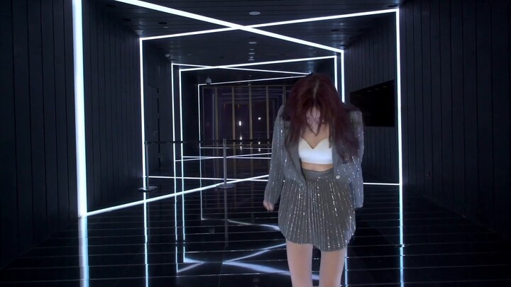 【CLC】رقصة المروحية بتنورة قصيرة وقفز متقن، رقصة الطيارات السوبر A