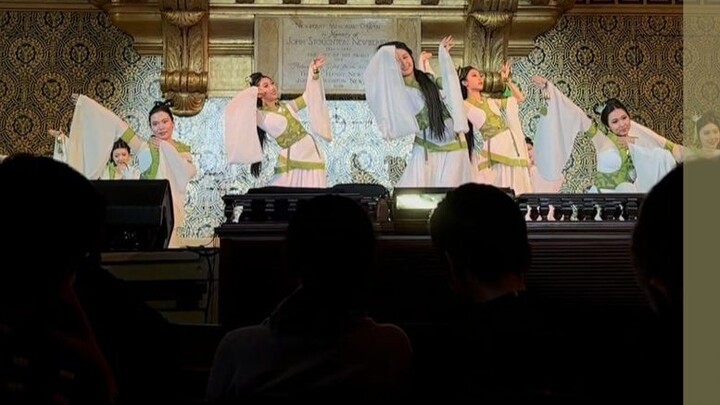 【Dorothy】Pertunjukan tari Tiongkok di panggung luar negeri, versi 9 orang yang elegan dan indah dari
