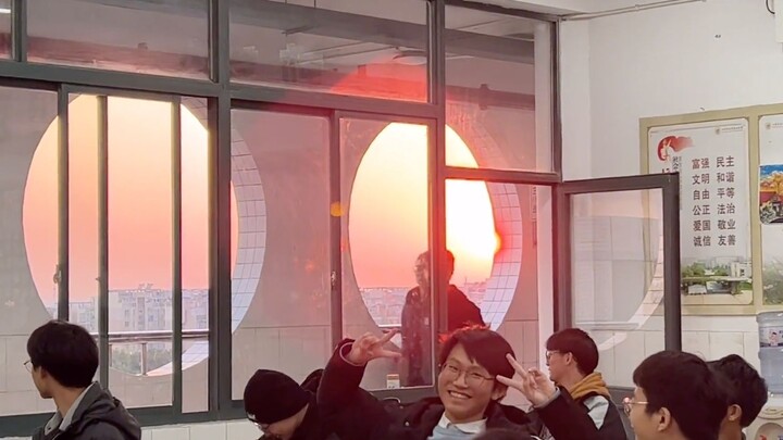 开学后就能见到喜欢的人了