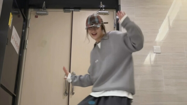 【Moon】Tempo｜EXO｜Cover｜baby girl～ (Finally my favorite local song is covered, so cool.
