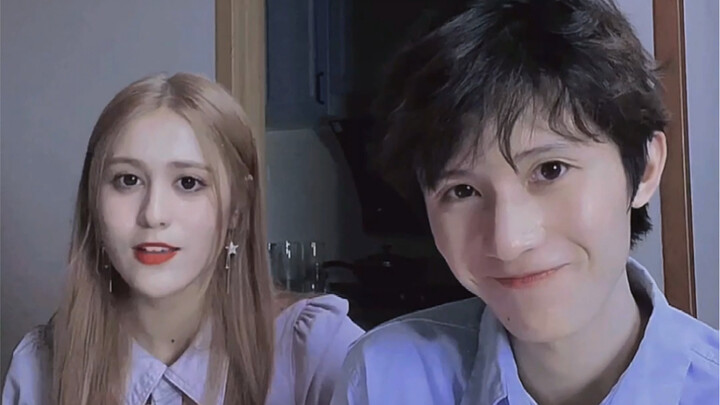 Duet Rihanna: "Umbrella" dan "The Monster" hadir!