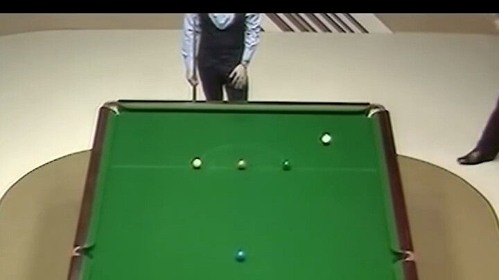 An artistic performance on the billiard table?! The opening instantly amazed everyone, with every sh