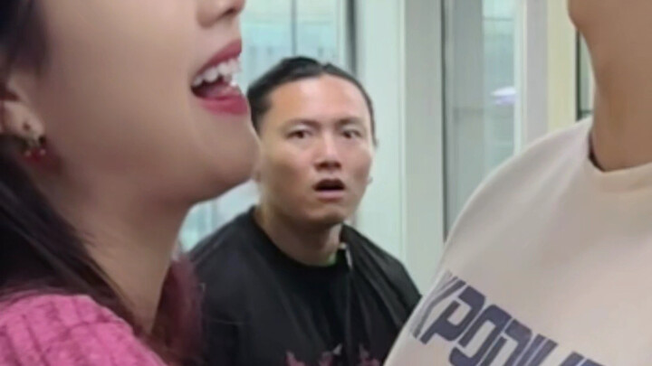 Wanita selalu mengganggu persahabatan kami, para saudara!