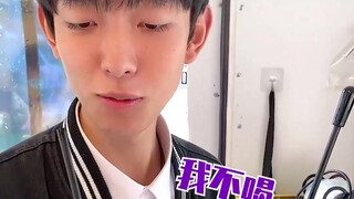我明明比旁边那个男的打柠檬打得好，你们说对吗？