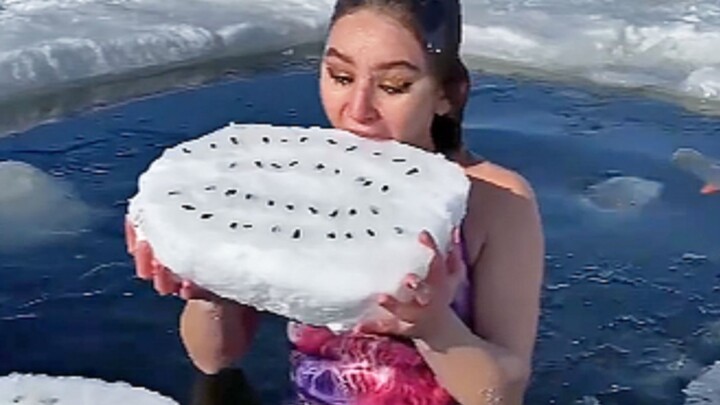 Ketika wanita Rusia mengajakmu menikmati teh sore...