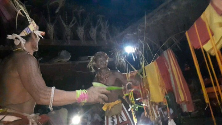 suku sakuddei,,mentawai sumbat
