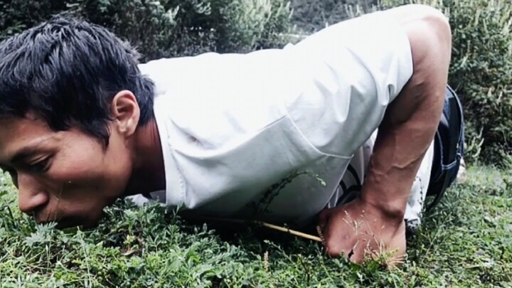 Ai bảo dùng đũa khó hơn? Làm mấy người bạn nước ngoài của chúng ta sốt ruột đến mức ném luôn cả đũa…