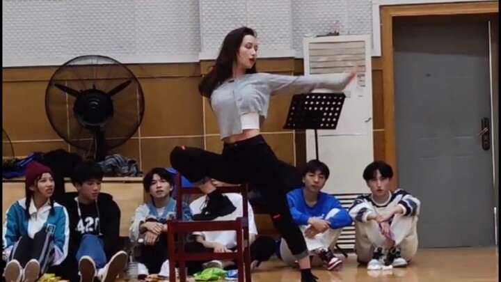 Dancing to Huang Lizhi's River at the club meeting - I just lost face