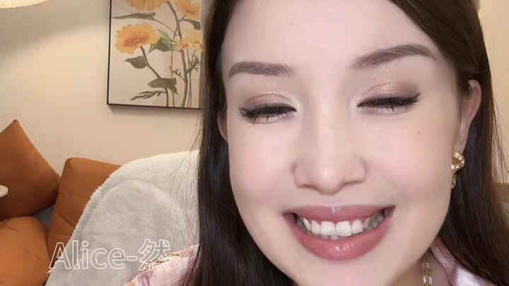 工作的时候被偷拍是什么体验？？！！