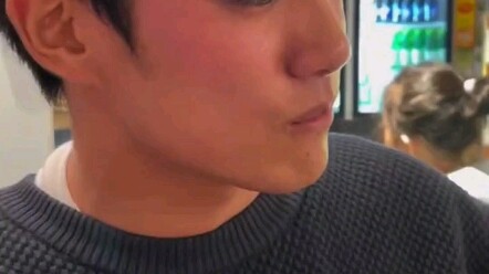 หนุ่มหล่อผิวเข้ม หยุนไค ทั้งหล่อทั้งน่ารักสุดๆ!