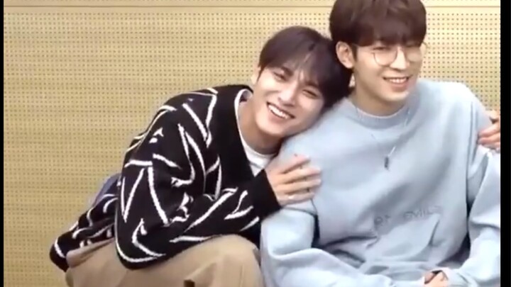 [Minwoo] Kim Min-kyu uses his skill: Big Dog Clingy
