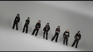 2025新年新面貌第一支翻跳MV宝怪BABYMONSTER-ClikClak 找找我在哪？