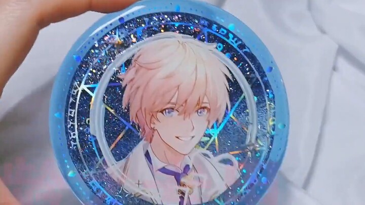 The round badge was dented and deformed [Rescue process]