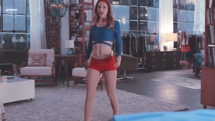 Supergirl's first time wearing a skirt is too seductive. It's a pity that the next second...