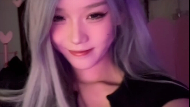 Apakah kamu juga melihat bayangan diriku dalam diri orang lain?