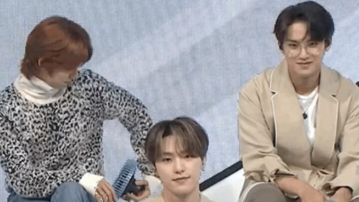 [Gui Ba] The difference between vying for a fan with your bro and vying for a fan with your wife