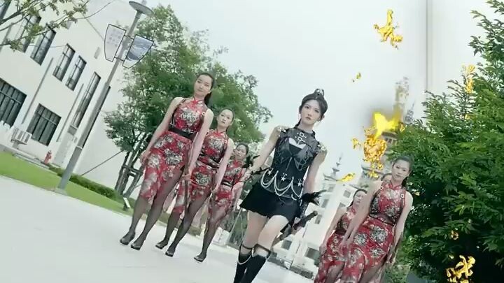 ขอทานที่ถูกดูถูก แท้จริงคือจอมเทพ แม้แต่นาง CEO คนสวย