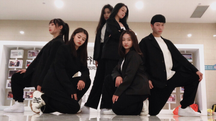 Apink เต้นพร้อมกันระหว่าง Blackpink และ TWICE