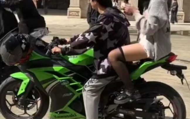 This is the lightest motorcycle accident I’ve ever seen.