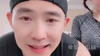 William Liu: Don't blame me for using your "Ben Cao Gang Mu" to do fitness exercises... #WilliamLiu 