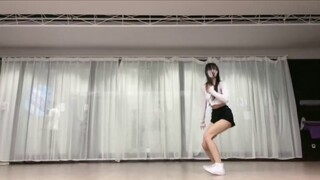 Cô gái mong muốn thuần khiết, cay, ngọt, buồn đang trực tuyến