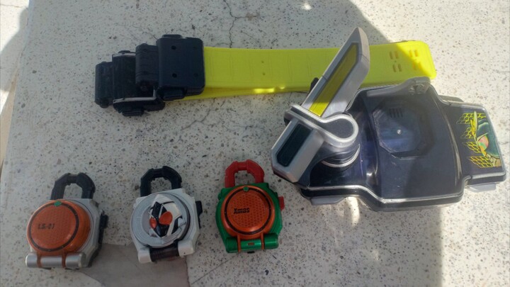 Đai chuyển đổi Kamen Rider Gaim DX Sengoku Driver