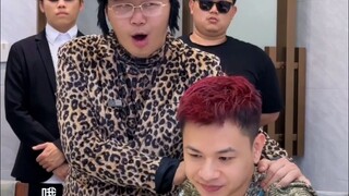 曾经被摸口袋的他如今回来了