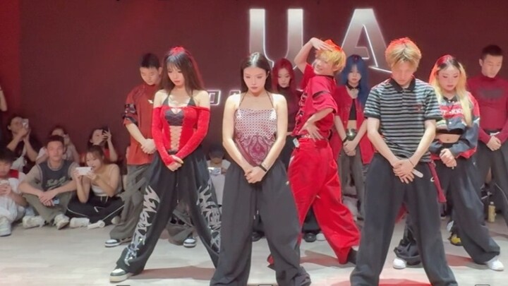 Nhấp vào đây để xem bản phối lại điệu nhảy tuyệt vời này! Chương trình khai mạc UA [Mengfanfan | Jen