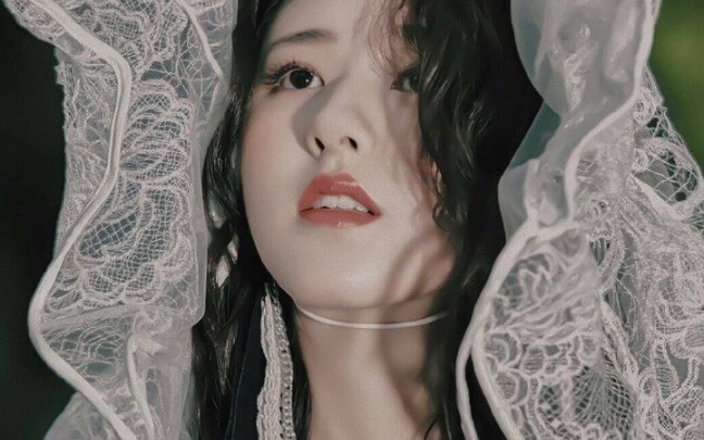 Wow, she’s got a huge stash, and every piece is unique!!!