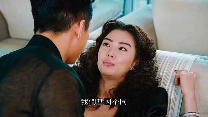 Have you noticed? In the movie “The Mermaid,” Ruolan is a mermaid too!