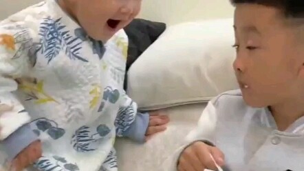 16-month-old human baby goes all out for a taste of yogurt—and finally gets its wish with one delici