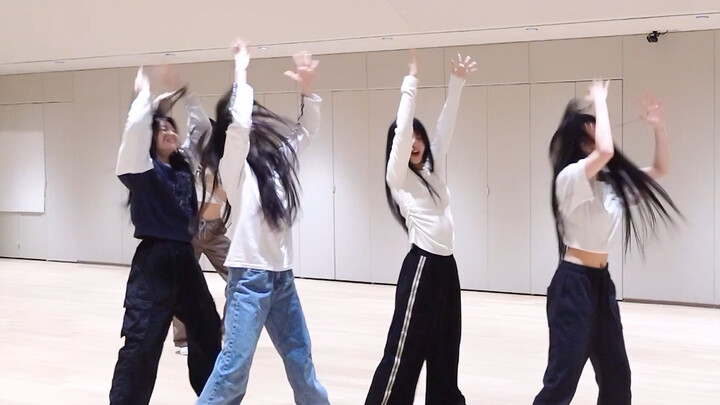 【ILLIT】Dancing to Magnetic with Eyes Closed
