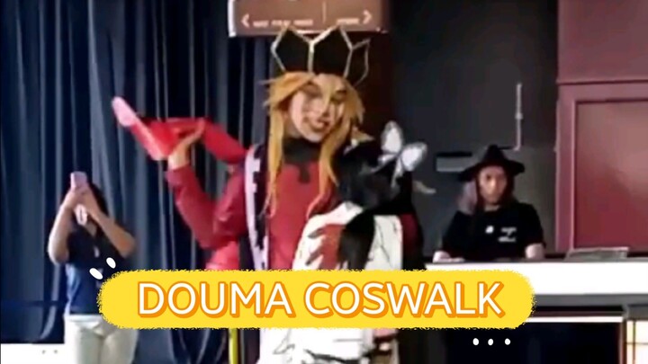 COSWALK ON HALLOWEEN douma