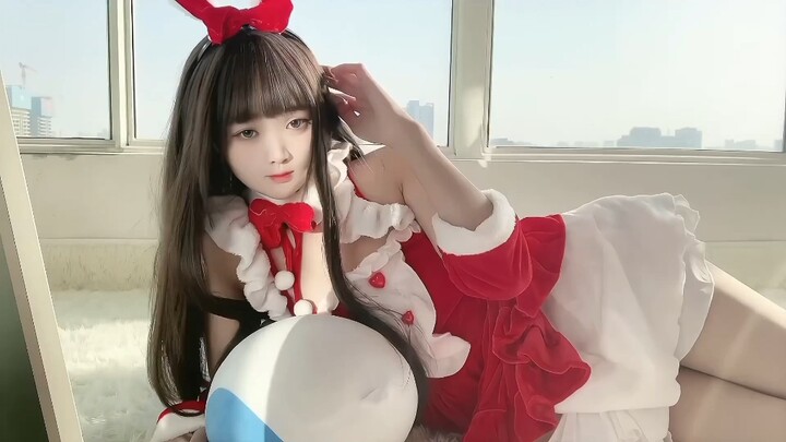 Tag your girlfriend to learn how to dress #ChristmasGirlfriend #jkuniform