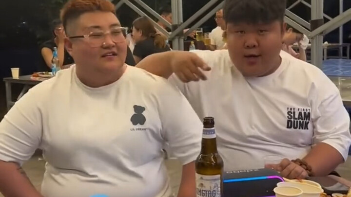 A roundup of heartfelt karaoke performances by men after drinking. “Later,” “I’ll Betray You but Nev