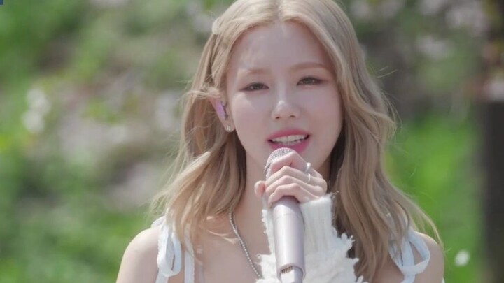 Zhao Meiyan + KiTak Live Version of "Way Back into Love" Duet