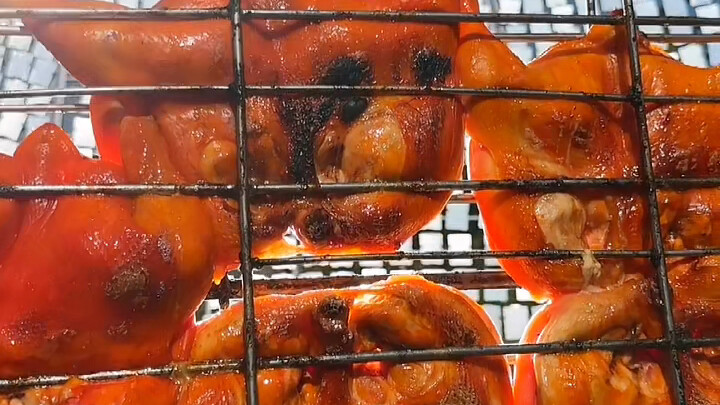 อาเล่ยหม่า: วิธีย่างไก่สุดพิเศษในโลก ใช้กระจกแผ่นเดียวในการย่างไก่!