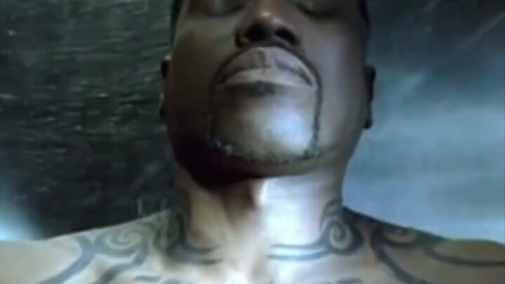 Even opening an eye requires CG effects, and the actors are too immersed in the role