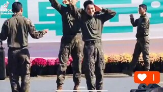 Paligoy-Ligoy Dance #PaligoyligoyKorean Military #KoreanMilitary #OppaLigoyLigoy #HypeBoyNewJeans