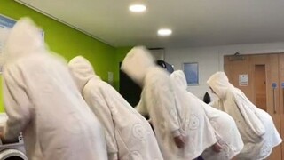 宿舍里的女生一起拍的沙雕视频