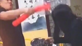 Yang ada di matanya hanyalah hasrat akan kemenangan