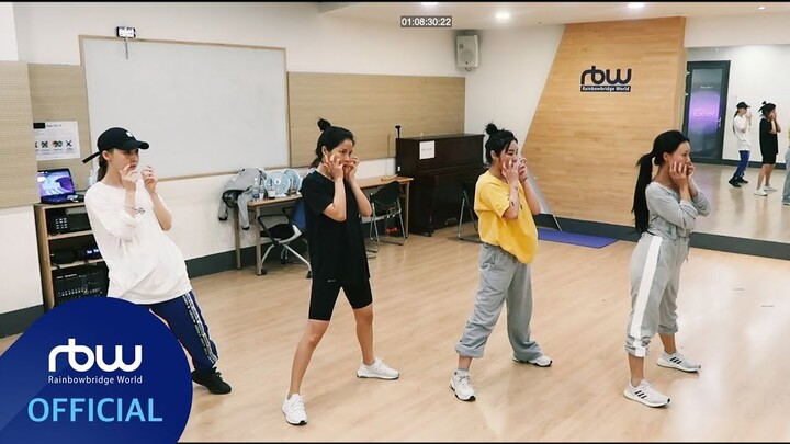 [ترجمة MMC الصينية] 201105 استوديو تدريب تصميم الرقصات لأغنية MAMAMOO 'AYA' لصنع الفيلم