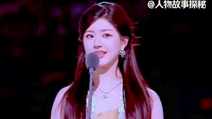Triệu Lộ Tư: Cô gái ngọt ngào được yêu thích nhất trong giới giải trí Trung Quốc, cùng nhìn lại hành