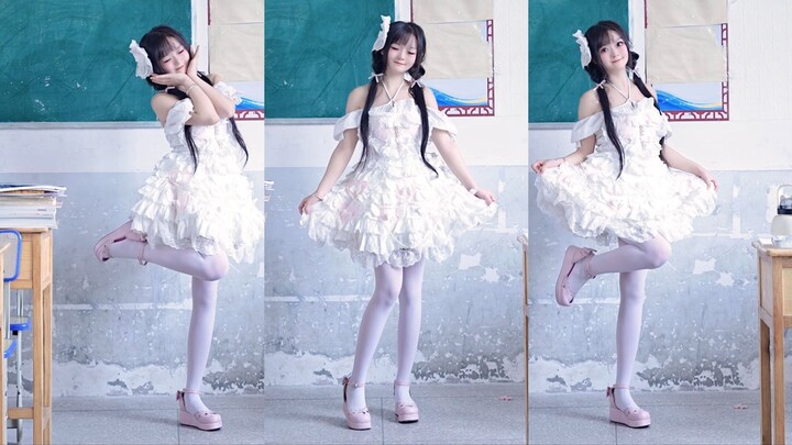 BOOO! Temanmu melemparmu bom ceri manis 🍒