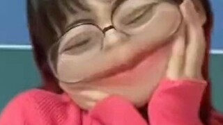 Khi một số người yêu nhau bị chia cắt bởi một tôi